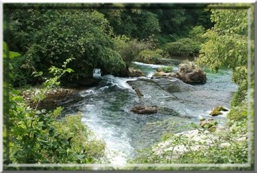 fontaine-de-vaucluse1