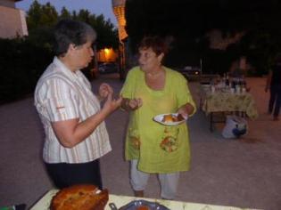 les_discussions_vont_bon_train_P1010804