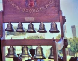 10_les_9_cloches_an_2000